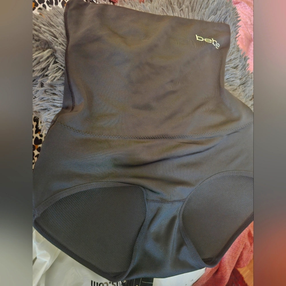 Black Bebe waist trainer and bud cushion/ shaper! Size small!